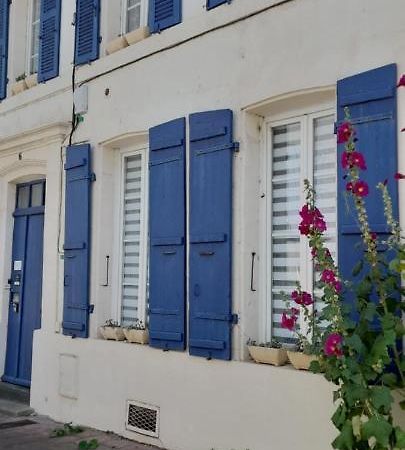 Residence Les Volets Bleus: Studio De 30 M² Classe 2 * Rochefort  Exterior foto